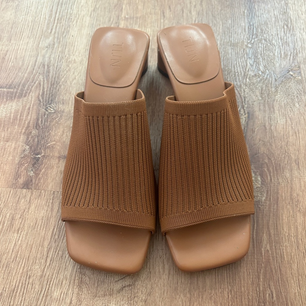 *SOLD* Women's Brown Mules